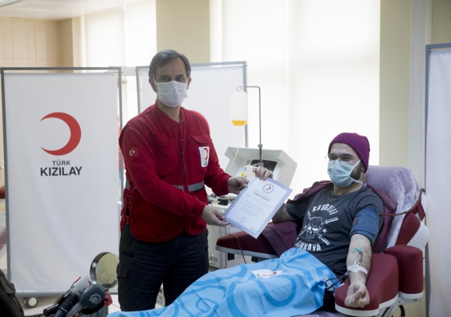 İmmün plazma bağışçılarına madalya